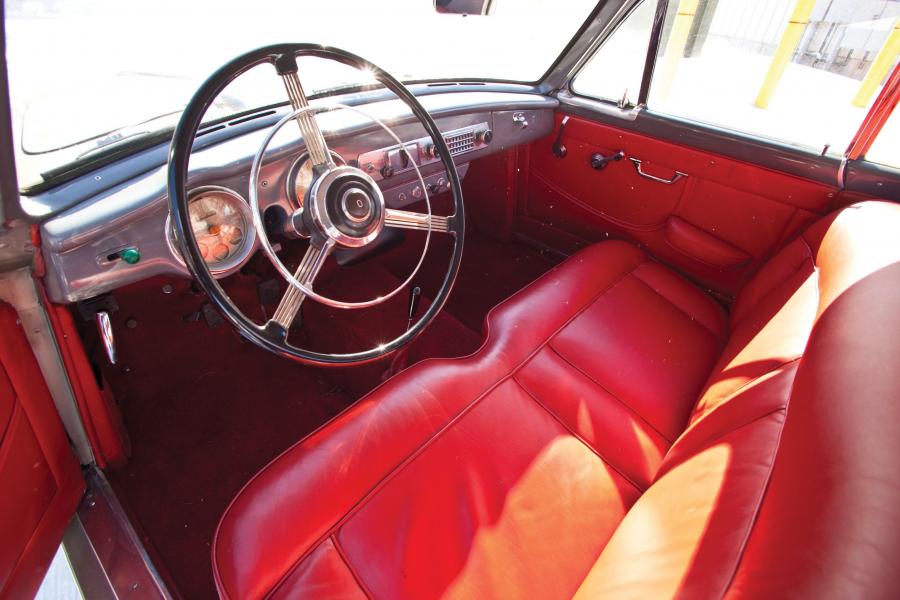 Интерьер Nash-Healey Le Mans Coupe 1953 года  (фото 45 из 47)
